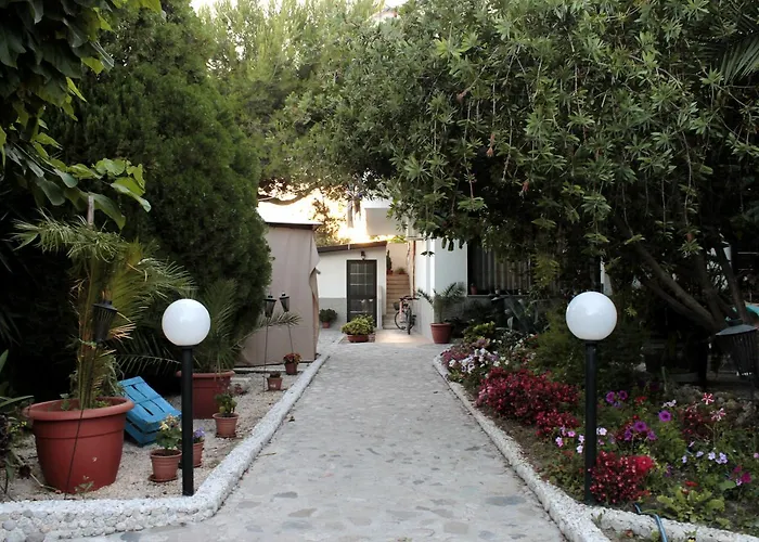 Il Ristoro Del Viandante Alojamento de Acomodação e Pequeno-almoço 3*